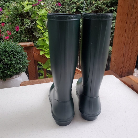 UUG W Shelby  Matte OLV size 9. - Picture 2 of 12